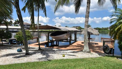 Villa Rosegarden - With A Perfect Water View
