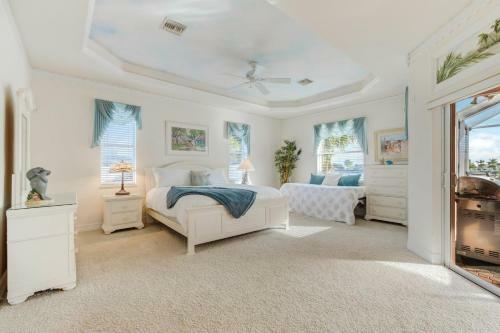 Villa Key Largo - Heated Pool & Spa, Private Beach, With Bicycles - Roelens Vacations