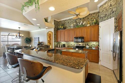 Villa Instaworthy Riverfront View - Riverhouse "queen"