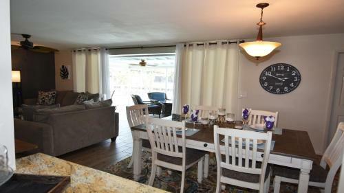 Villa Coral Sunshine - Huge Pool And Close To The River
