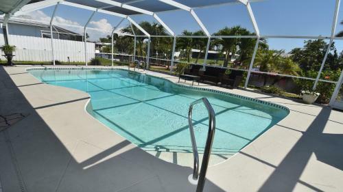 Villa Coral Sunshine - Huge Pool And Close To The River