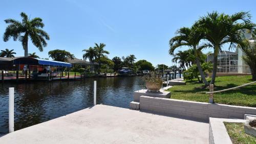 Villa Coral Sunshine - Huge Pool And Close To The River