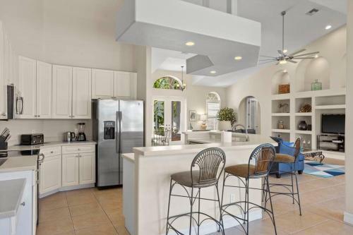 Cape Serenity- Luxury Waterfront Villa With Kayaks