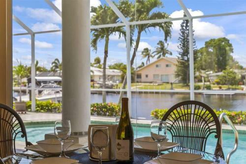 Cape Serenity- Luxury Waterfront Villa With Kayaks
