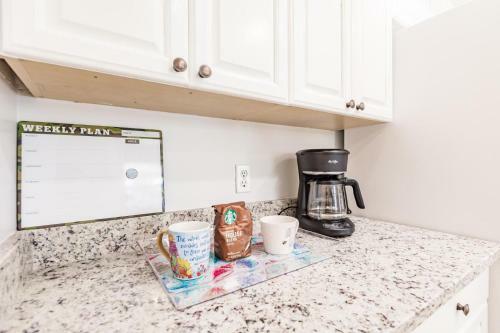 Cape Coral Vacation Villa - Totally Updated