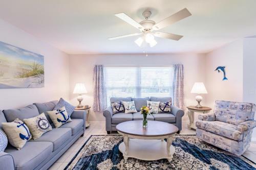 Cape Coral Vacation Villa - Totally Updated