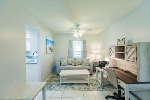 Cape Coral Vacation Villa - Totally Updated