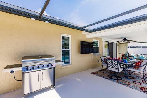 Cape Coral Vacation Villa - Totally Updated