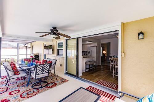Cape Coral Vacation Villa - Totally Updated