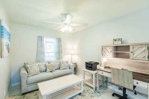 Cape Coral Vacation Villa - Totally Updated