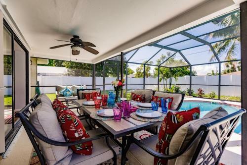 Cape Coral Vacation Villa - Totally Updated