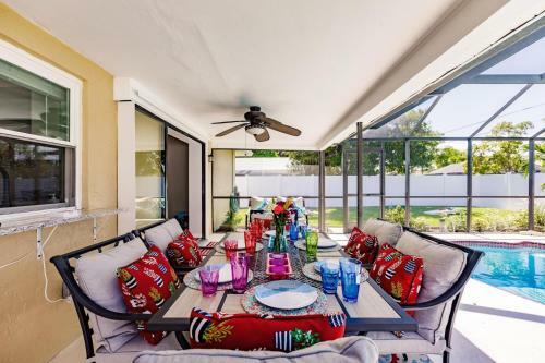 Cape Coral Vacation Villa - Totally Updated