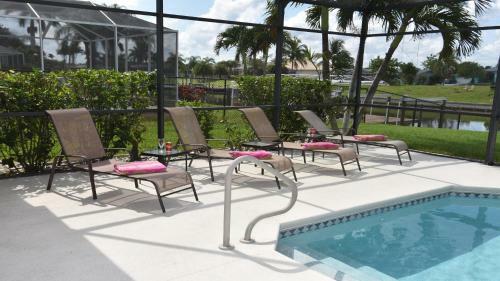 Villa Timeout - Enjoy The Pool And Relax