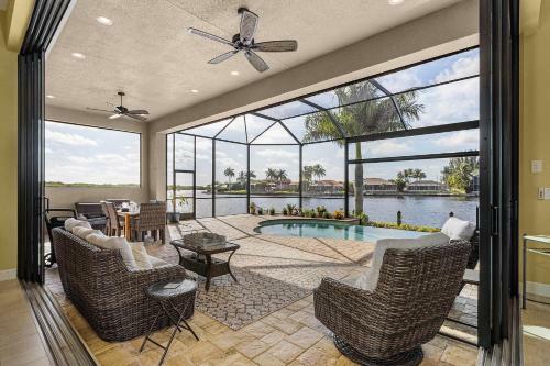 Stunning Waterfront Villa With Infinity Pool, Spa, Preserve Views Casa Del Sol - Roelens