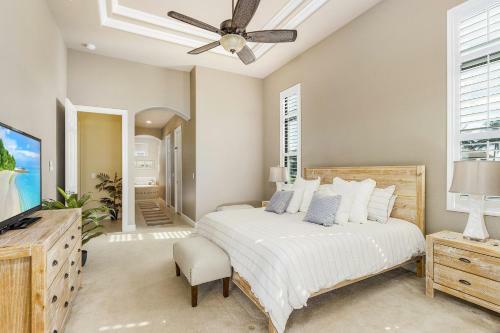 Stunning Waterfront Villa With Infinity Pool, Spa, Preserve Views Casa Del Sol - Roelens