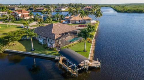 Stunning Waterfront Villa With Infinity Pool, Spa, Preserve Views Casa Del Sol - Roelens