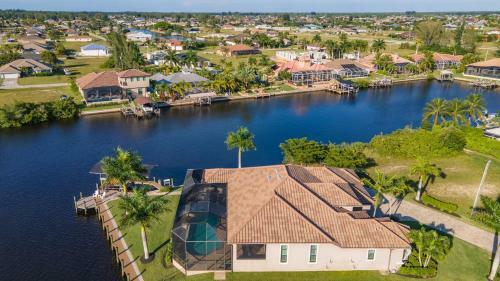 Stunning Waterfront Villa With Infinity Pool, Spa, Preserve Views Casa Del Sol - Roelens