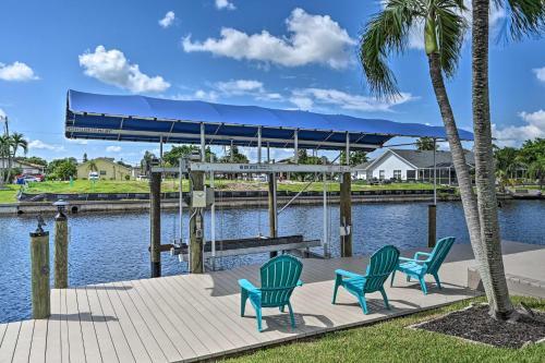 Canalfront Escape With Kayaks, 2 Mi To Beach!