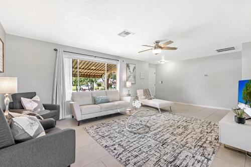 Heated Pool With Western Exposure - Villa Cape Escape - Roelens Vacations