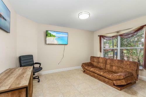 Private Waterfront Villa Heated Pool Pool Table Villa Heat Wave - Roelens Vacations