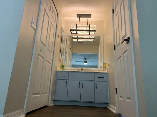Villa Family Friendly ? Waterfront Home ? Minutes To Downtown