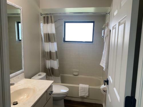 Villa Family Friendly ? Waterfront Home ? Minutes To Downtown