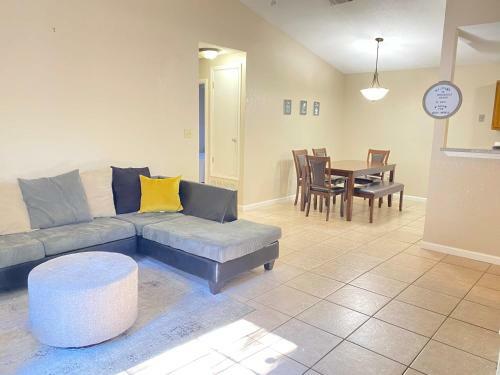 Sleeps 6 Home - 8 Minutes Away From Pensacola Beach