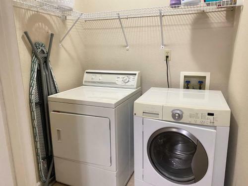 Sleeps 6 Home - 8 Minutes Away From Pensacola Beach