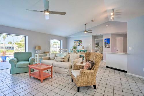 Beachy Cape Coral Home - Swim, Fish, Boat!