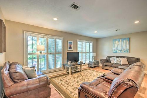 Quiet Retreat With Fire Pit, 4 Mi To Pensacola!