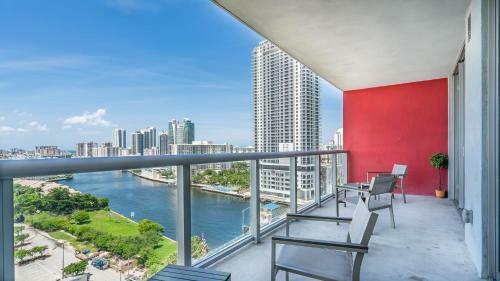 Luxurious Resort Apartment In Hallandale Beach