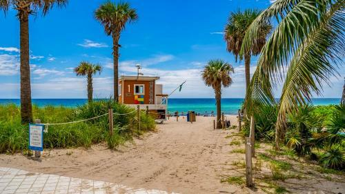 Luxurious Resort Apartment In Hallandale Beach