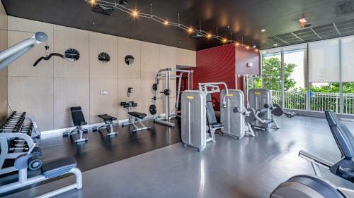 Luxurious Resort Apartment In Hallandale Beach
