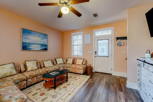 Barefoot Cottages #d122 - Turtle Inn