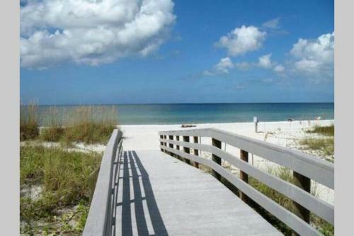 Apartamento 10 Steps To The Beach Couples Retreat