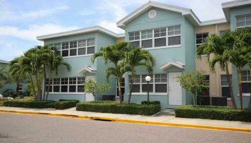Barefoot Beach Resort By Teeming Vacation Rentals