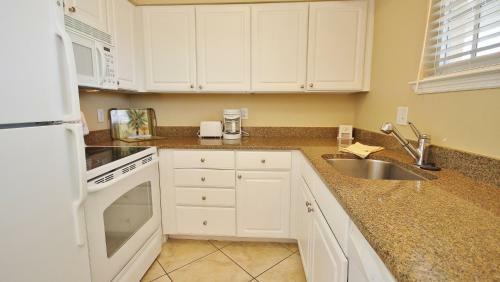 Barefoot Beach Resort By Teeming Vacation Rentals