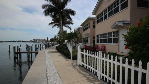 Barefoot Beach Resort By Teeming Vacation Rentals