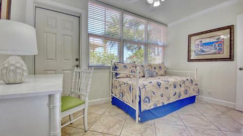 Barefoot Beach Resort By Teeming Vacation Rentals