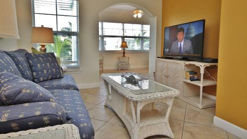 Barefoot Beach Resort By Teeming Vacation Rentals