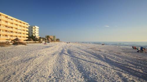 Barefoot Beach Resort By Teeming Vacation Rentals