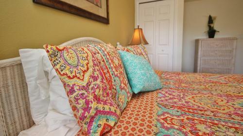 Barefoot Beach Resort By Teeming Vacation Rentals