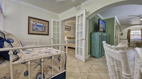 Barefoot Beach Resort By Teeming Vacation Rentals