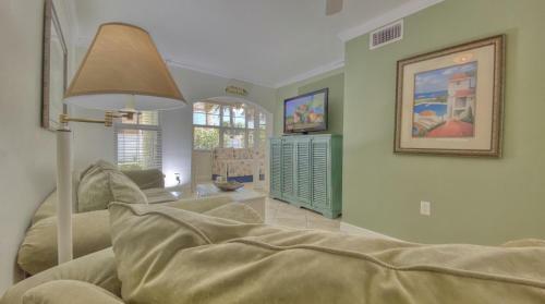 Barefoot Beach Resort By Teeming Vacation Rentals