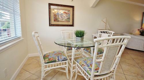 Barefoot Beach Resort By Teeming Vacation Rentals
