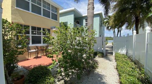 Barefoot Beach Resort By Teeming Vacation Rentals