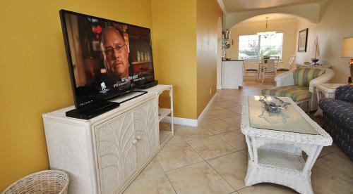 Barefoot Beach Resort By Teeming Vacation Rentals