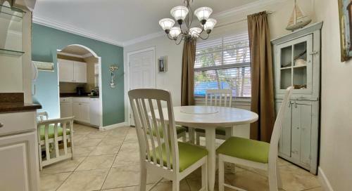 Barefoot Beach Resort By Teeming Vacation Rentals