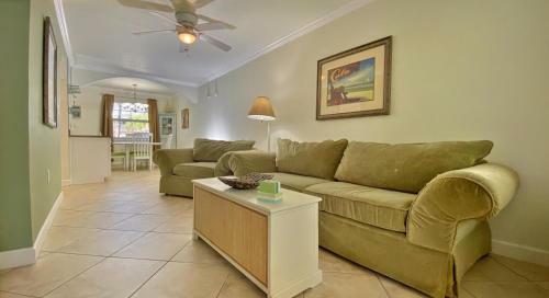 Barefoot Beach Resort By Teeming Vacation Rentals