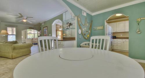 Barefoot Beach Resort By Teeming Vacation Rentals